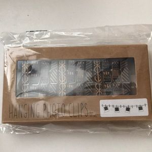 hanging photo clips